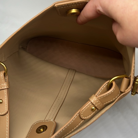 NWT Slouchy Bucket Bag Light Brown W Makeup Bag - Picture 13 of 13